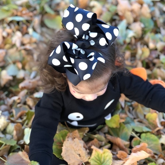 Gaby’s Yellow & Gray Polka Dot Oversized Bow - Picture 6 of 7